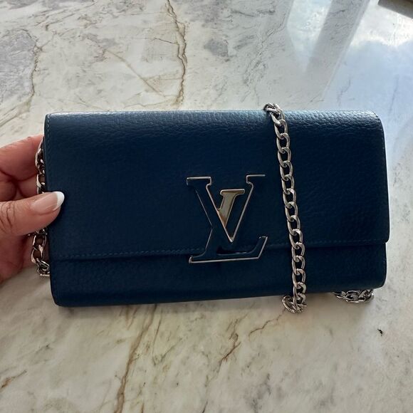 Louis Vuitton Blue Taurillon Leather Capucine Clutch/ Wallet W/Silver hardware - Picture 3 of 14